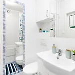 Apartment Batorego Warschau